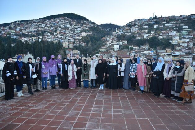 Sırbistan’ın Novi Pazar şehrinden Bursa Şehri 60 öğrenciyi ağırladı