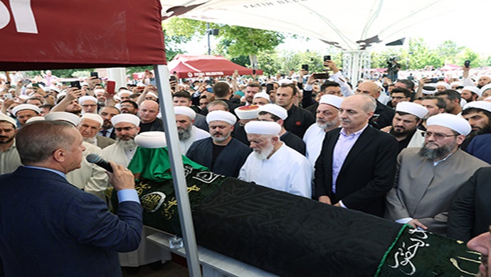 Cumhurbaşkanı Erdoğan, Mahmut Ustaosmanoğlu’nun cenaze törenine katıldı