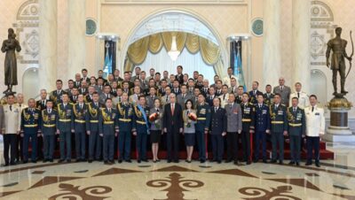 Президент принял участие в церемонии вручения государственных наград, высших воинских и специальных званий, классных чинов