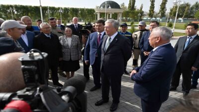 Cumhurbaşkanı Kassym-Jomart Tokayev, Naga İlyasov’un adını taşıyan köyü ziyaret etti