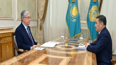 Devlet başkanı Akmola bölgesi akimi Marat Akhmetzhanov’u kabul etti
