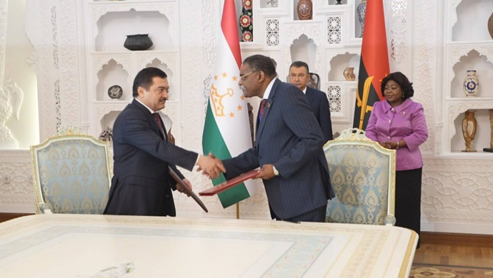 Tacikistan ve Angola Dışişleri Bakanlıkları Arasında İşbirliği Programının İmzalanması
